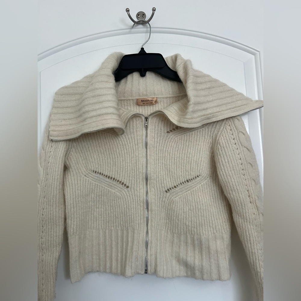 Bailey 44 Annika Cream Zip Up Cowl Neck Sweater Top size small chic - Picture 7 of 9
